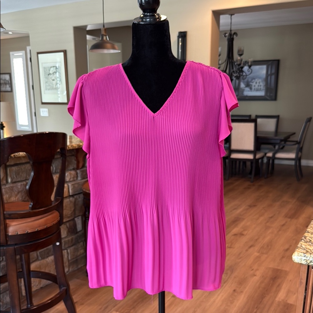 Elegant Pink Flutter Sleeved Pleated Women's Top